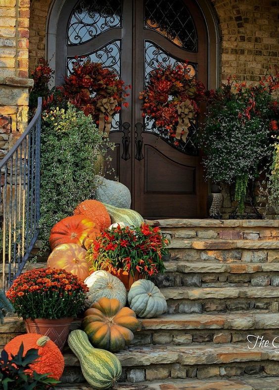 40+ Farmhouse Inspired Fall Decorating Ideas for Home - Outdoor and Indoor